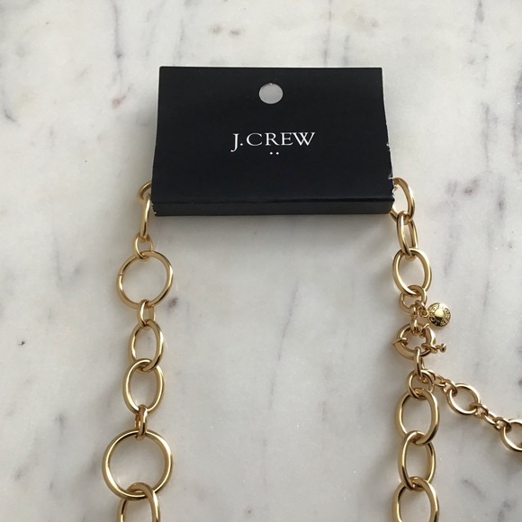 Gold-Tone Statement Circle Necklace New With Tag - Picture 8 of 8